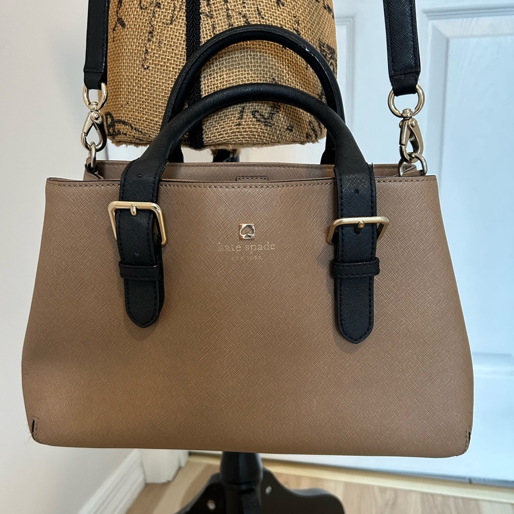 Kate Spade satchel crossbody. 12 x 8. Great condition.